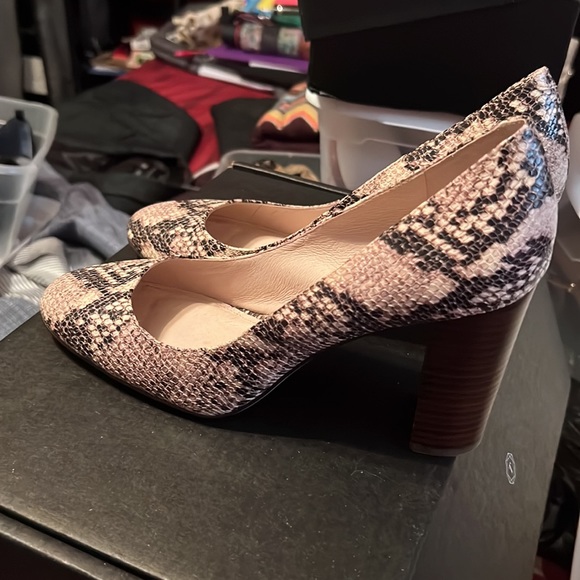 Leather Snake Print Pumps - Picture 2 of 4